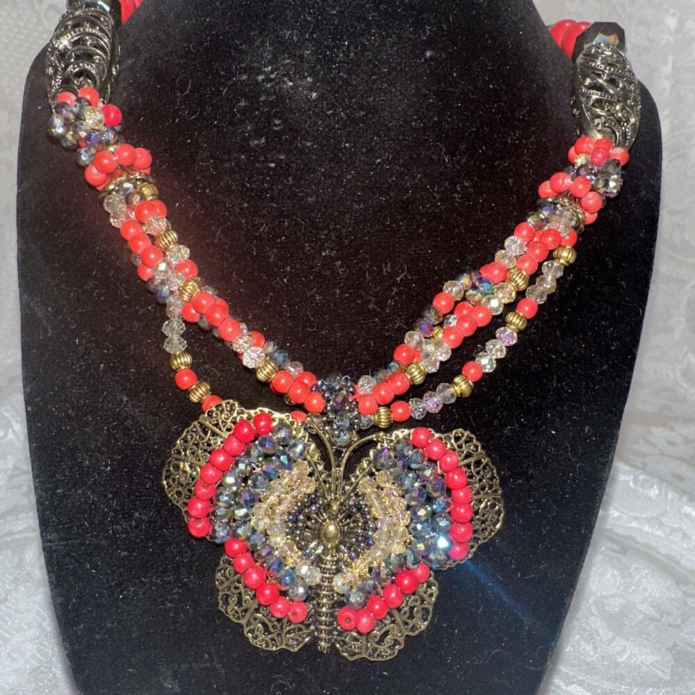Fashion Beaded Butterfly Necklace